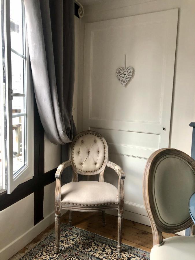 La Parenthese Du Capucin Honfleur Exterior foto