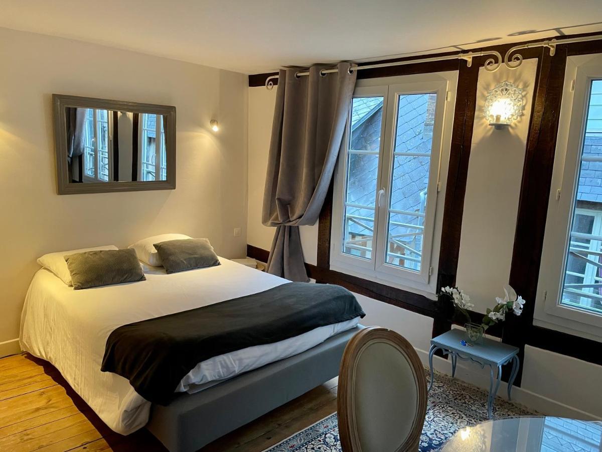 La Parenthese Du Capucin Honfleur Exterior foto