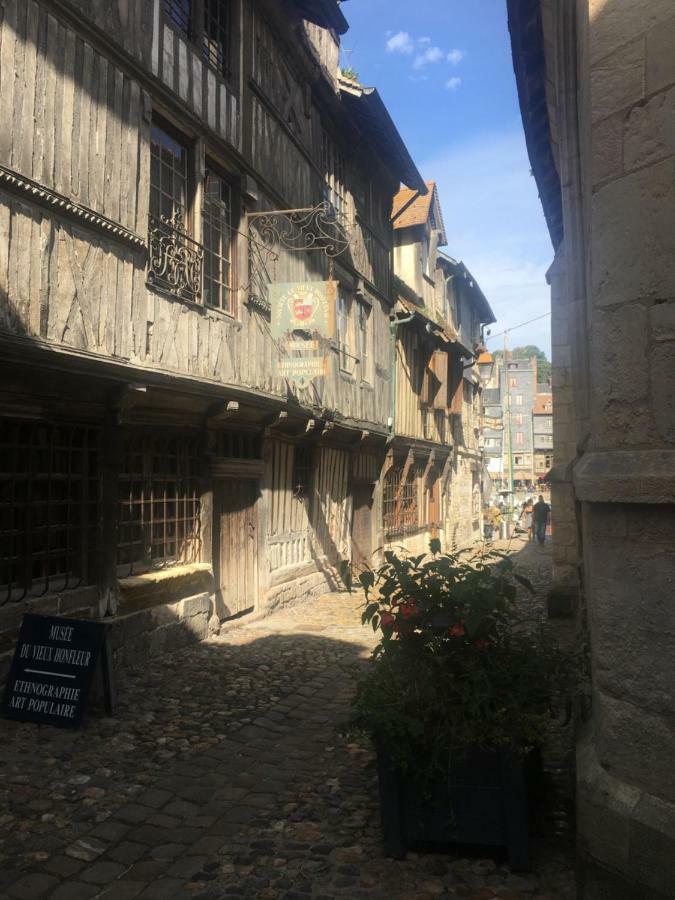 La Parenthese Du Capucin Honfleur Exterior foto
