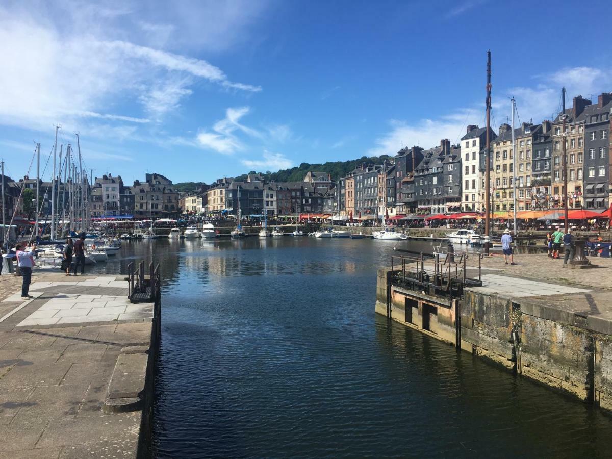 La Parenthese Du Capucin Honfleur Exterior foto