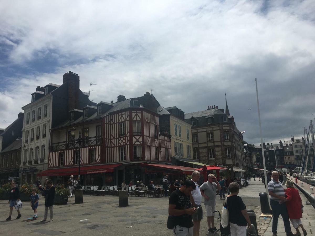 La Parenthese Du Capucin Honfleur Exterior foto